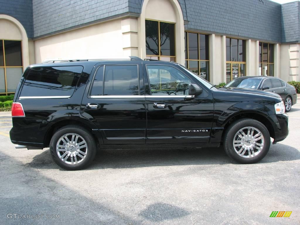 2007 Navigator Luxury - Black / Charcoal photo #7