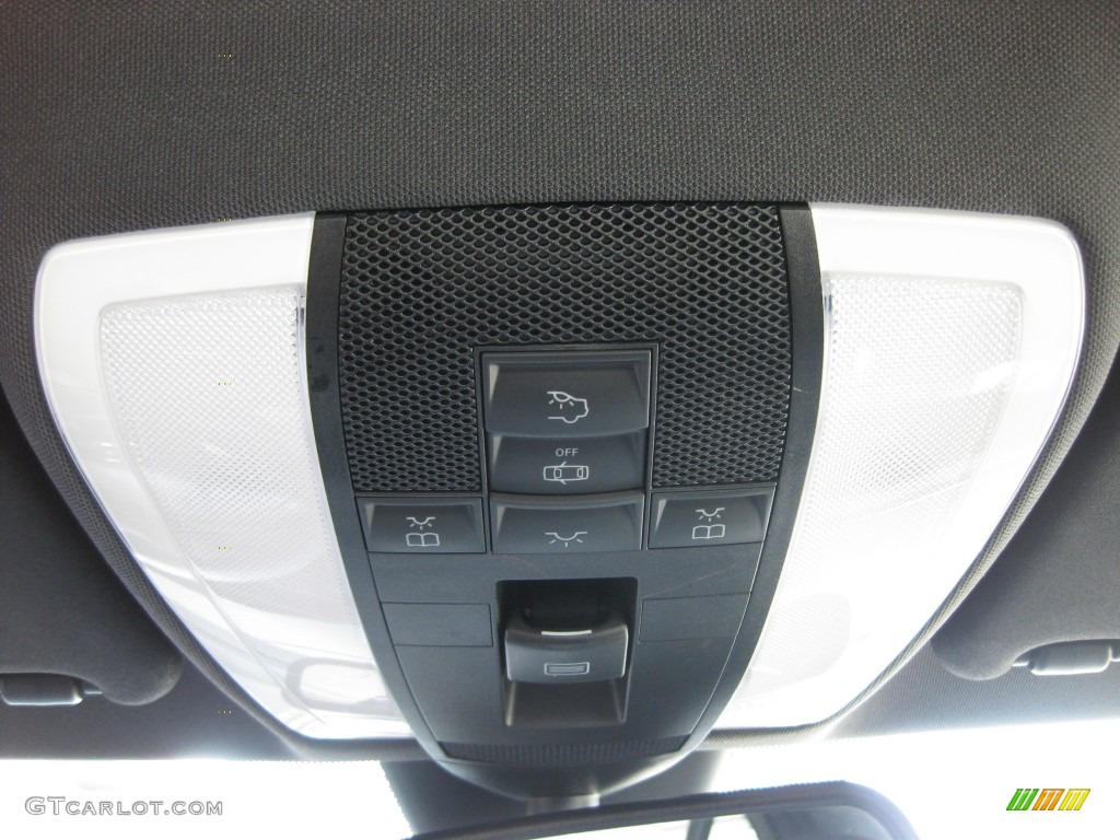 2010 Mercedes-Benz C 300 Sport Controls Photo #80499608