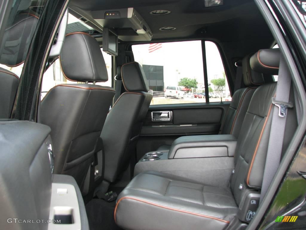 2007 Navigator Luxury - Black / Charcoal photo #9