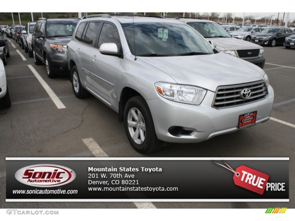 Classic Silver Metallic Toyota Highlander