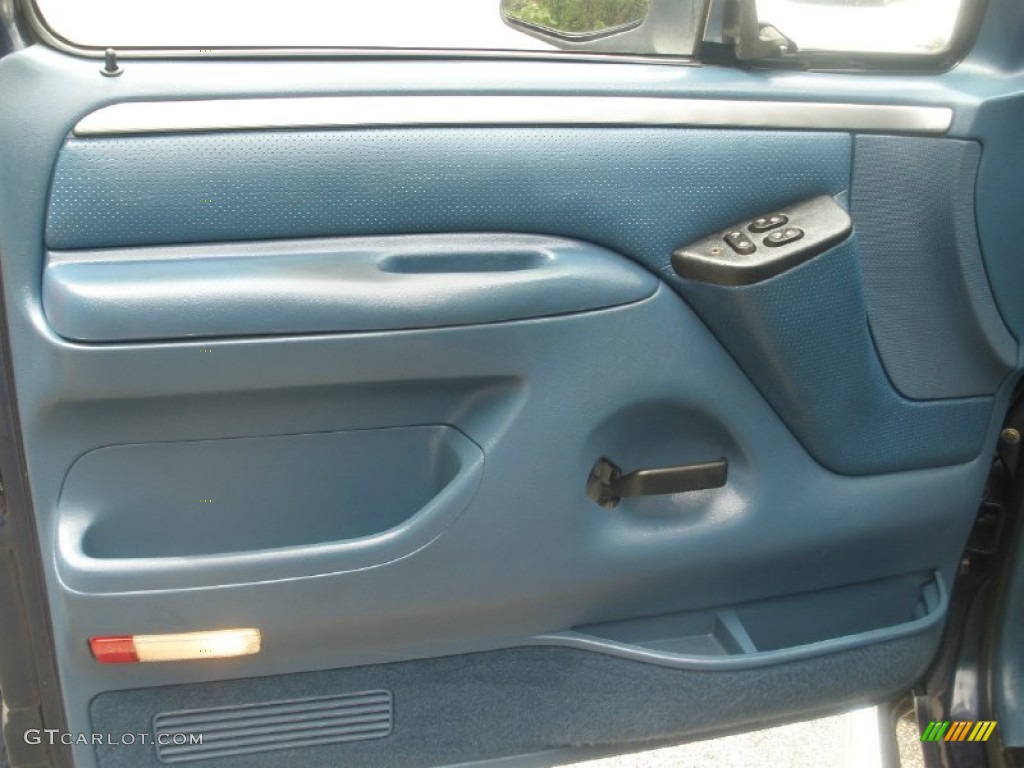 1995 Ford F150 XLT Regular Cab Blue Door Panel Photo #80501387