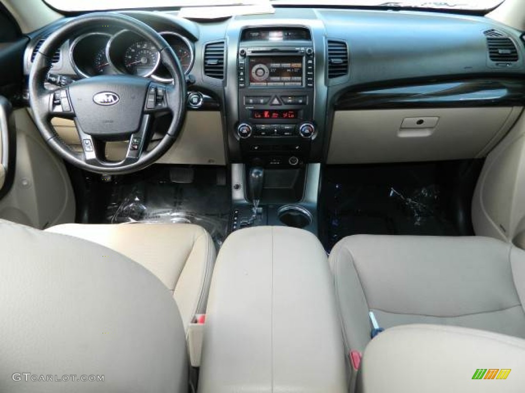 2011 Sorento EX V6 - Ebony Black / Beige photo #10