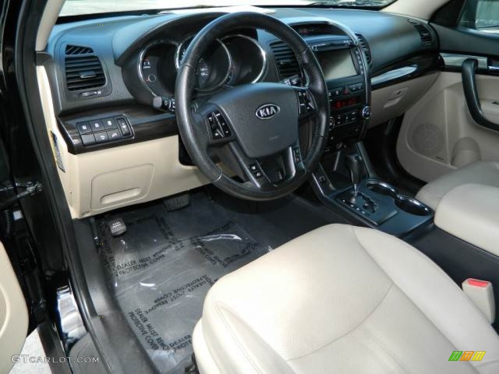 2011 Sorento EX V6 - Ebony Black / Beige photo #12