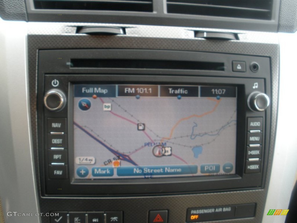 2009 Chevrolet Traverse LTZ Navigation Photos