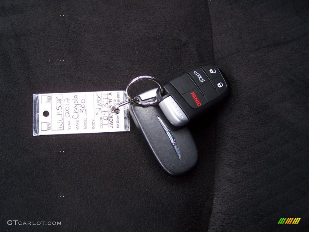 2012 300  - Bright Silver Metallic / Black photo #20