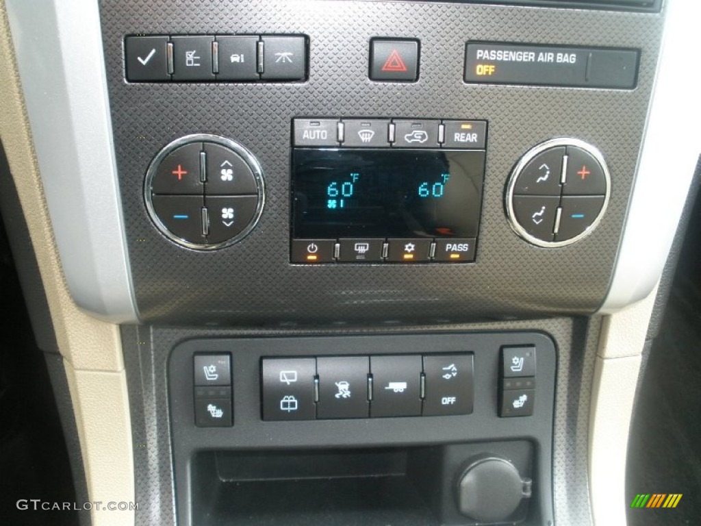 2009 Chevrolet Traverse LTZ Controls Photo #80505208