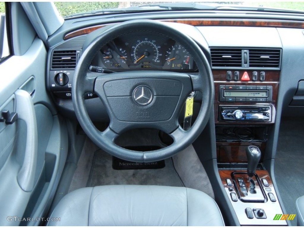 2000 Mercedes-Benz C 280 Sedan Grey Dashboard Photo #80506027