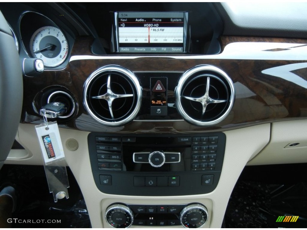 2013 Mercedes-Benz GLK 350 Controls Photos