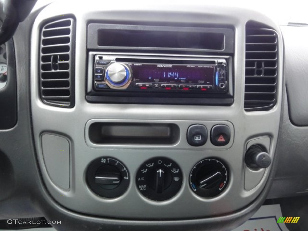 2004 Ford Escape XLT Controls Photo #80508976