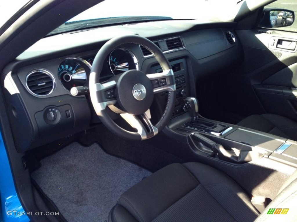 Charcoal Black Interior 2013 Ford Mustang V6 Coupe Photo #80509071