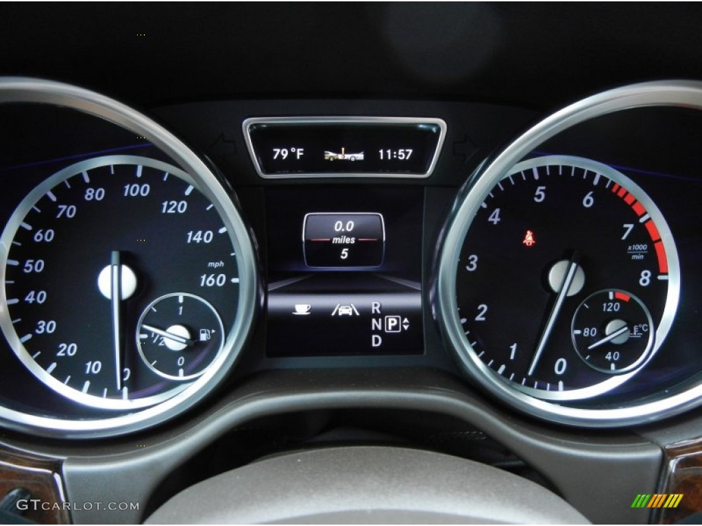 2013 Mercedes-Benz ML 350 4Matic Gauges Photos