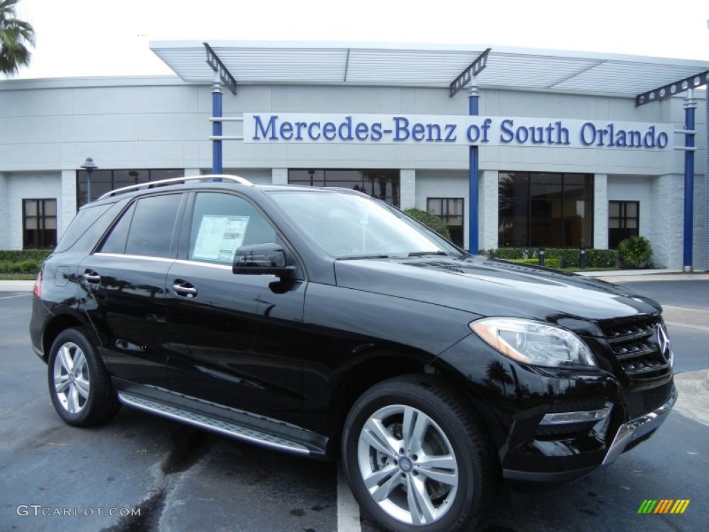 2013 ML 350 BlueTEC 4Matic - Black / Black photo #1