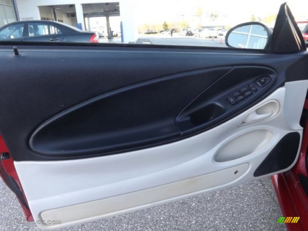 1994 Ford Mustang GT Convertible White Door Panel Photo #80512167