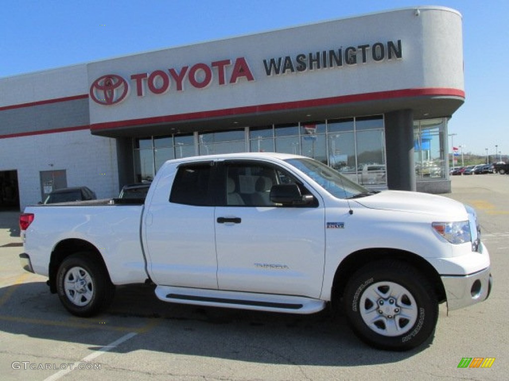 2011 Tundra Double Cab 4x4 - Super White / Sand Beige photo #2