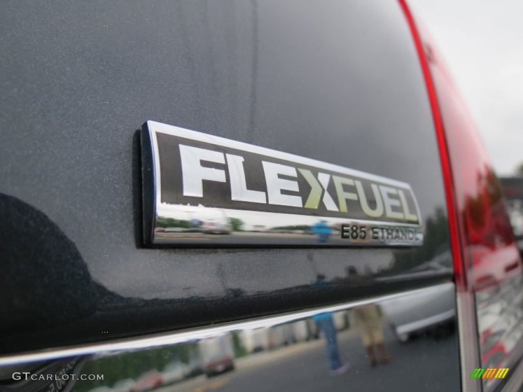 2009 Chevrolet Impala LT Marks and Logos Photos