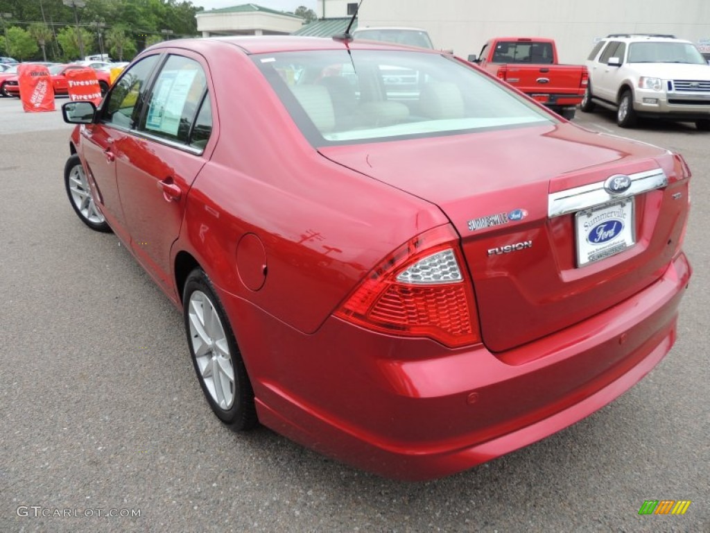 2011 Fusion SEL - Red Candy Metallic / Camel photo #17