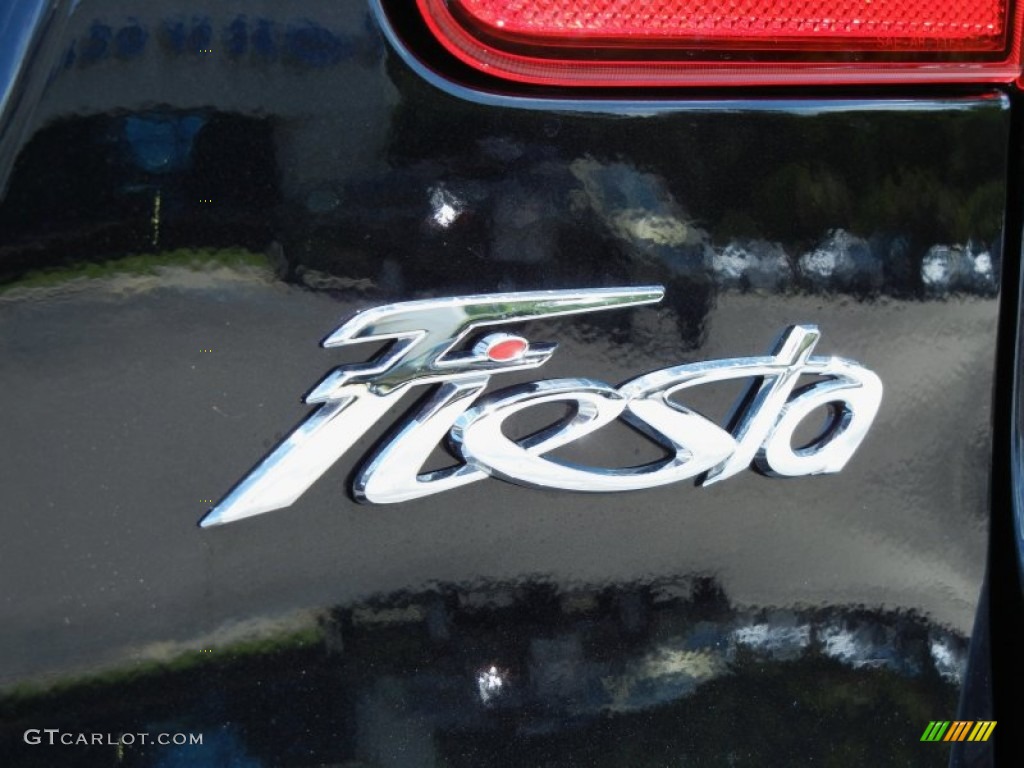2013 Fiesta S Sedan - Tuxedo Black / Charcoal Black/Light Stone photo #4