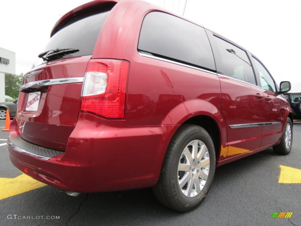 2013 Town & Country Touring - Deep Cherry Red Crystal Pearl / Dark Frost Beige/Medium Frost Beige photo #7
