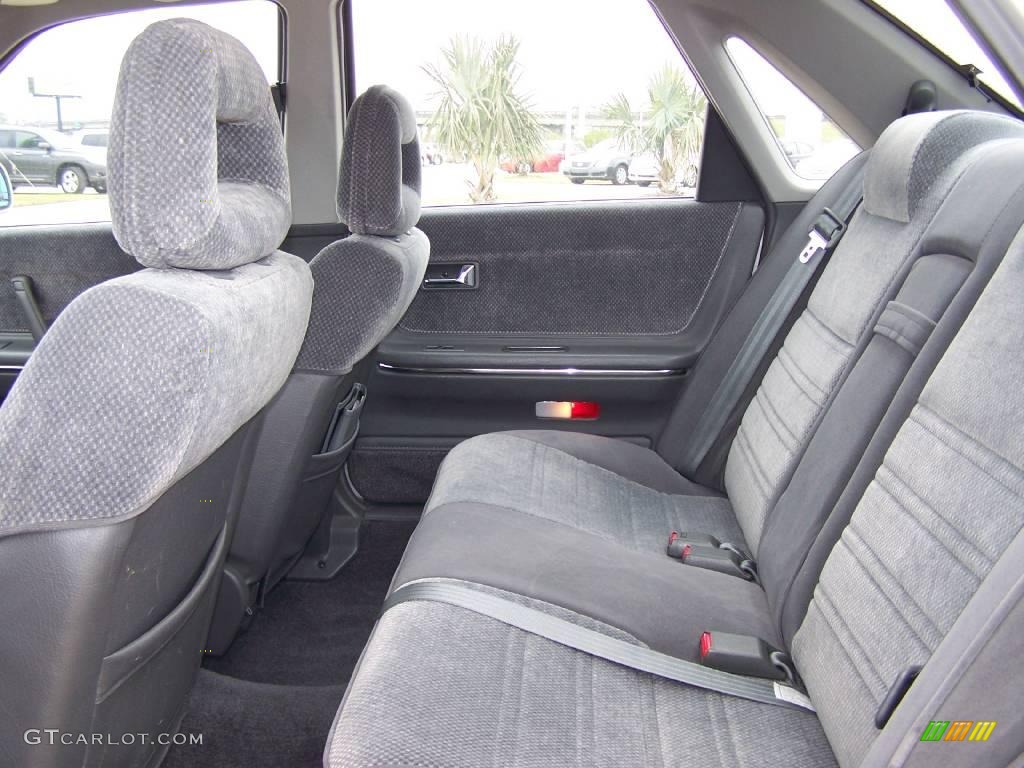 1990 626 LX - Winning Silver Metallic / Dark Gray photo #9