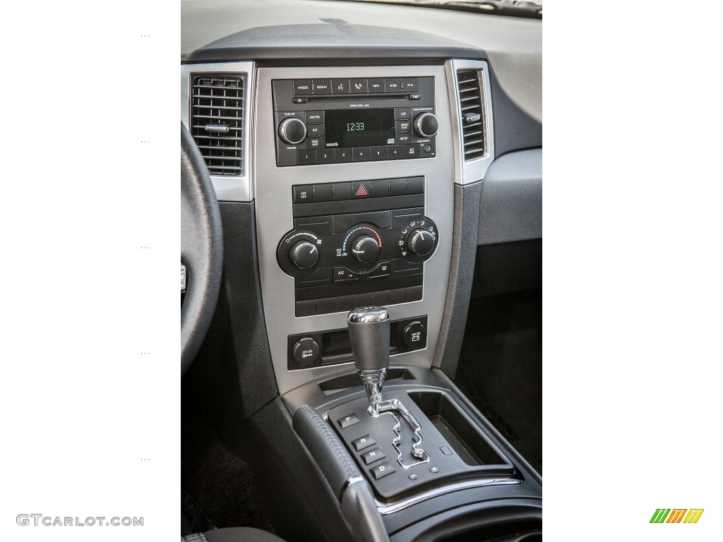 2010 Jeep Grand Cherokee Laredo Controls Photo #80526370