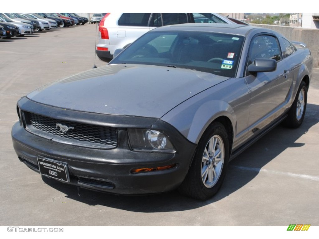 2006 Mustang V6 Premium Coupe - Tungsten Grey Metallic / Dark Charcoal photo #3
