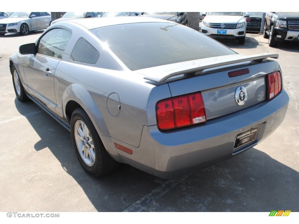 2006 Mustang V6 Premium Coupe - Tungsten Grey Metallic / Dark Charcoal photo #5