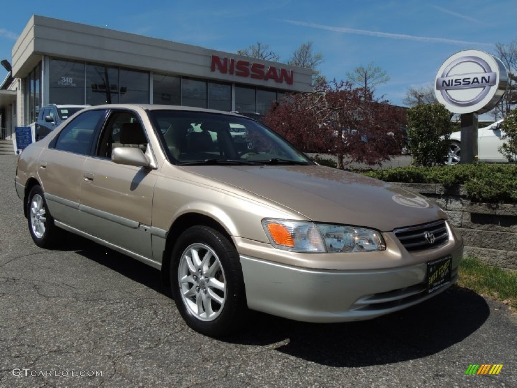 2001 Camry LE V6 - Cashmere Beige Metallic / Oak photo #1