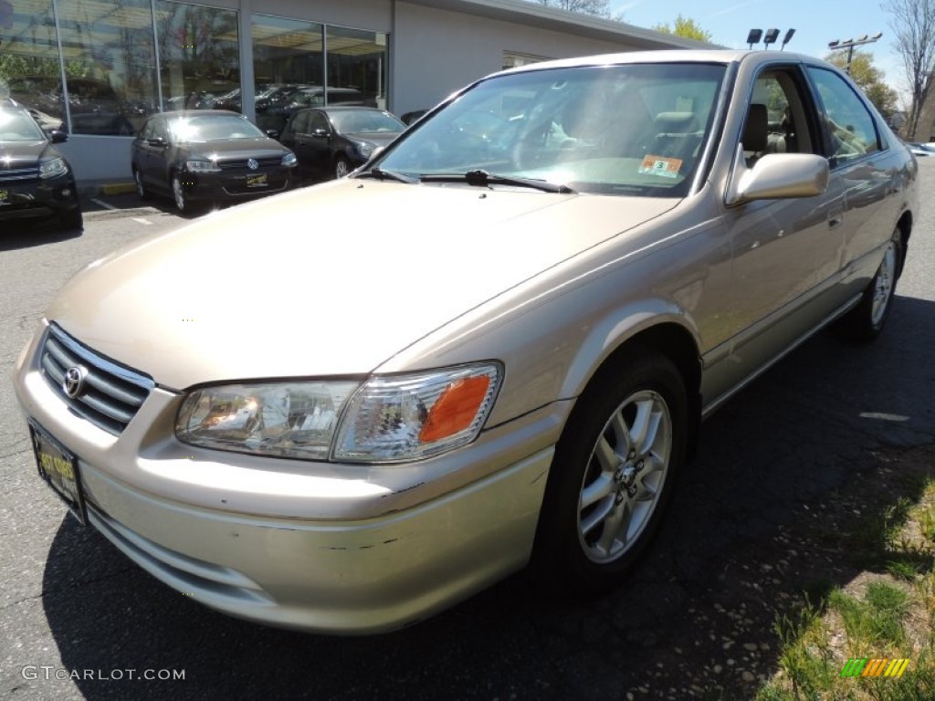 2001 Camry LE V6 - Cashmere Beige Metallic / Oak photo #3