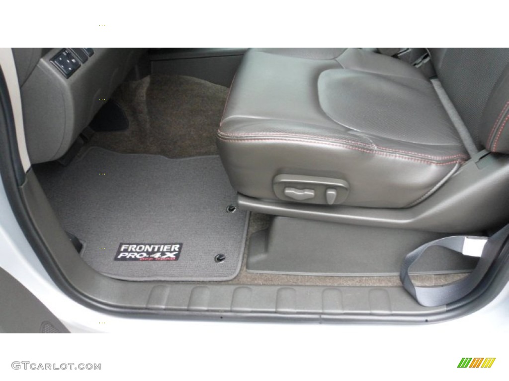 2011 Nissan Frontier Pro-4X Crew Cab 4x4 Front Seat Photos
