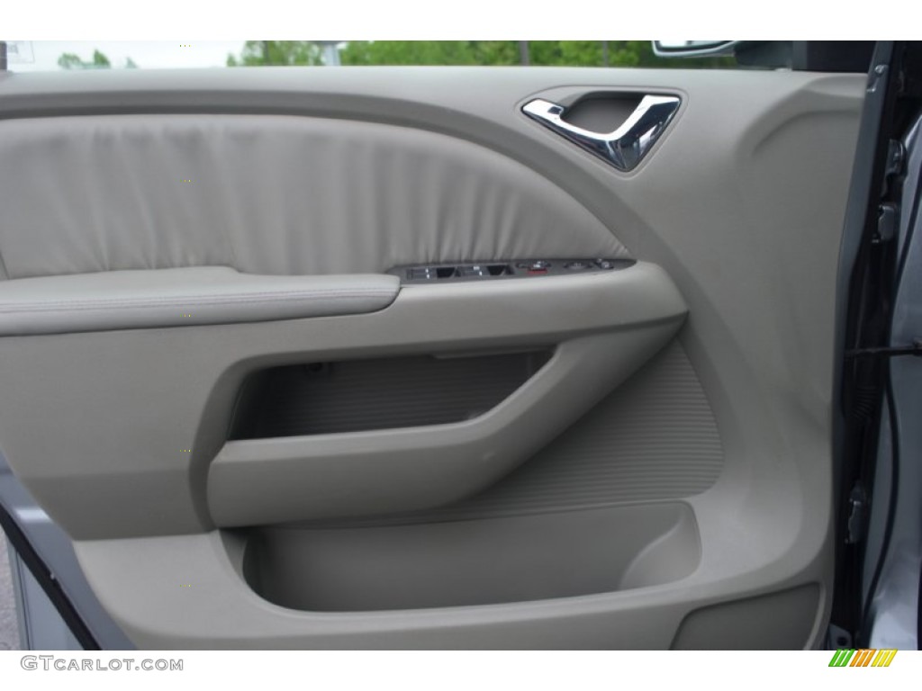 2007 Honda Odyssey EX-L Door Panel Photos