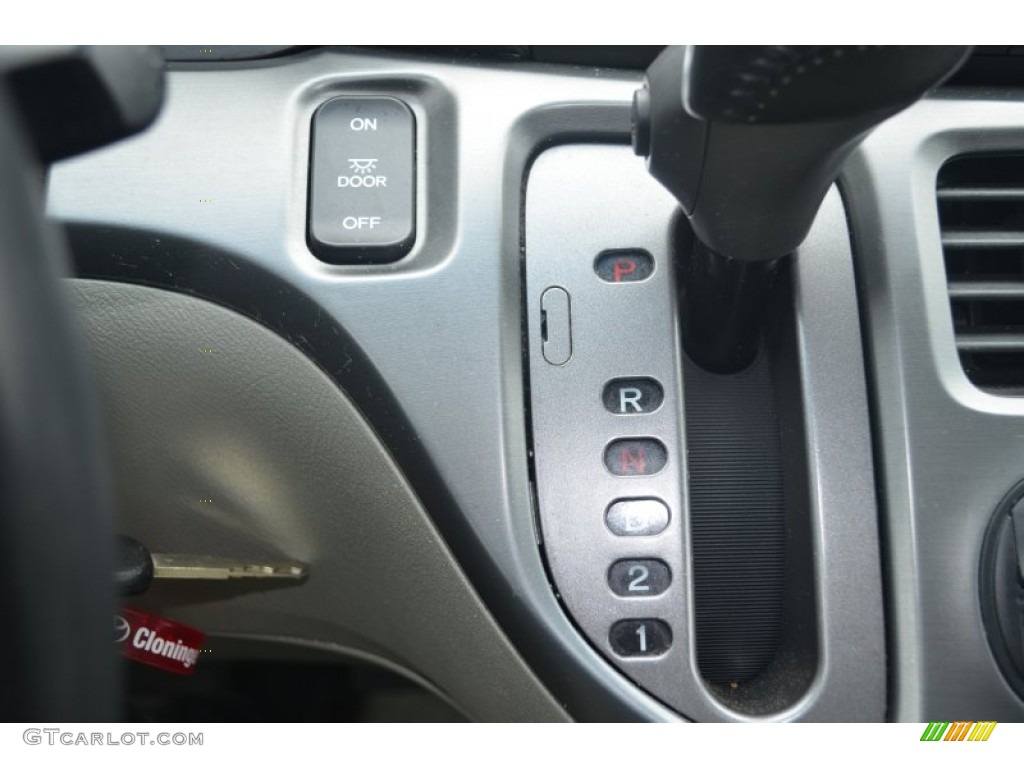 2007 Honda Odyssey EX-L Transmission Photos