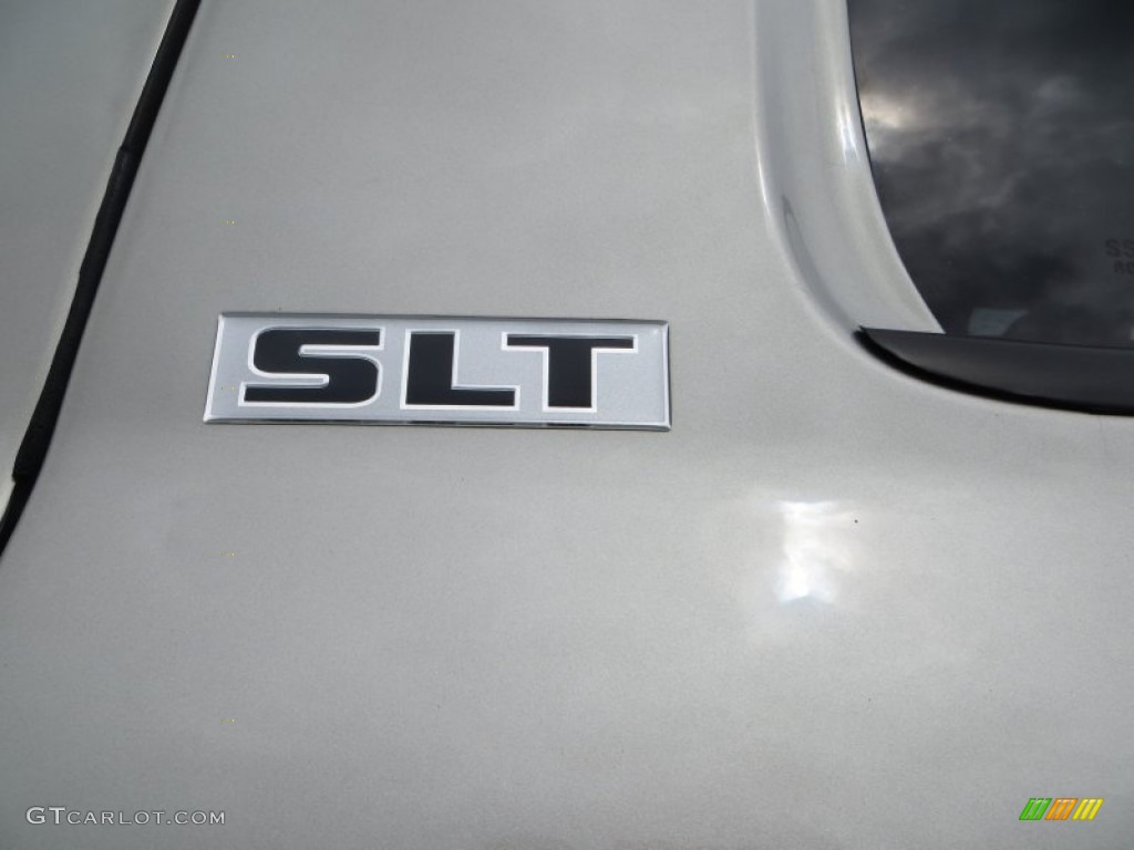 2011 Dodge Ram 5500 HD SLT Crew Cab Chassis Marks and Logos Photos
