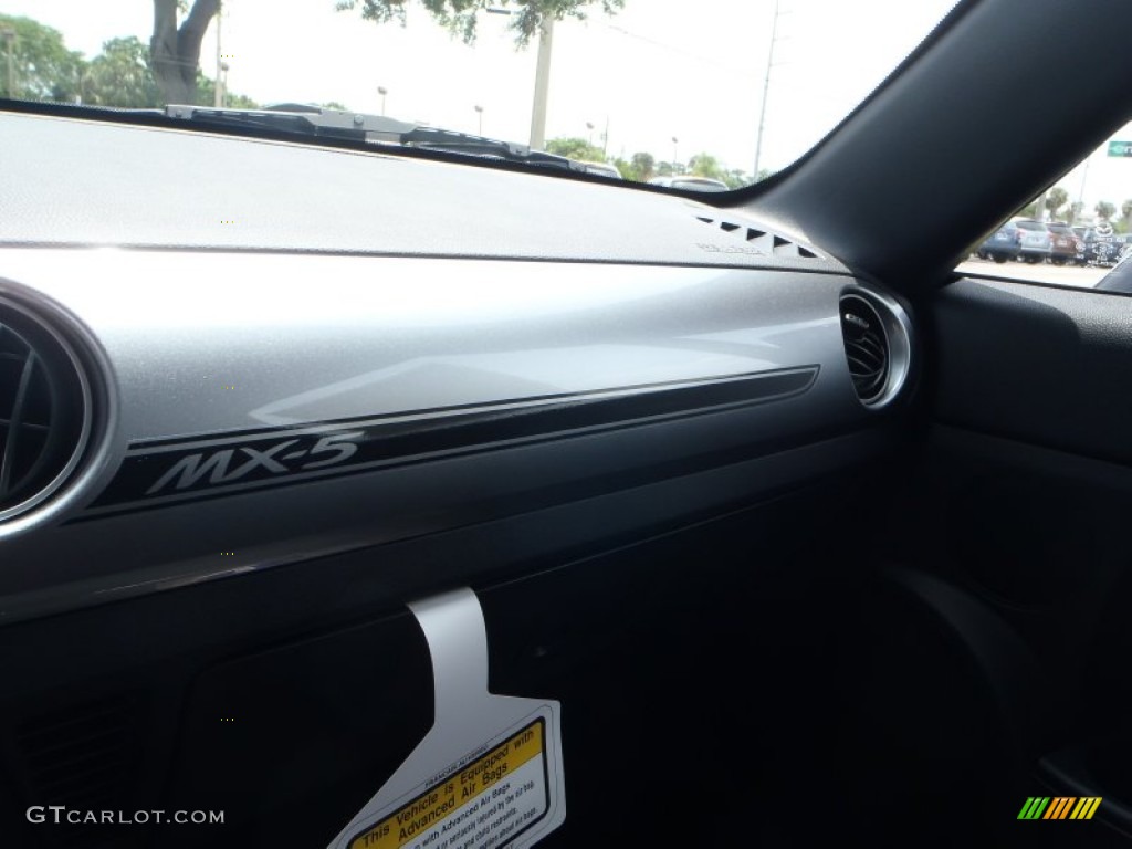 2013 Mazda MX-5 Miata Club Hard Top Roadster Black Dashboard Photo #80542701