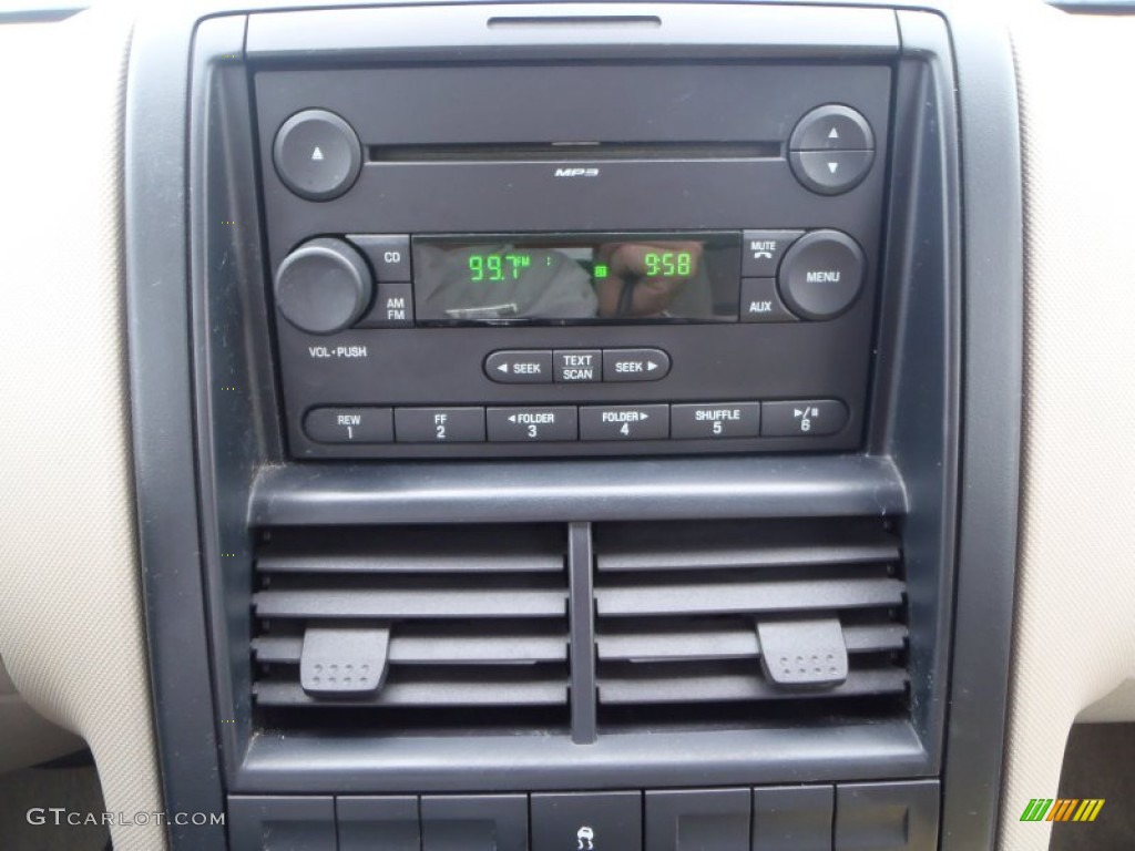 2006 Ford Explorer XLS Controls Photo #80544070