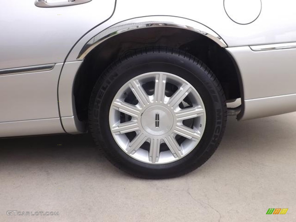 2009 Lincoln Town Car Signature Limited Wheel Photos