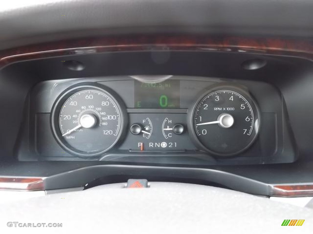 2009 Lincoln Town Car Signature Limited Gauges Photos