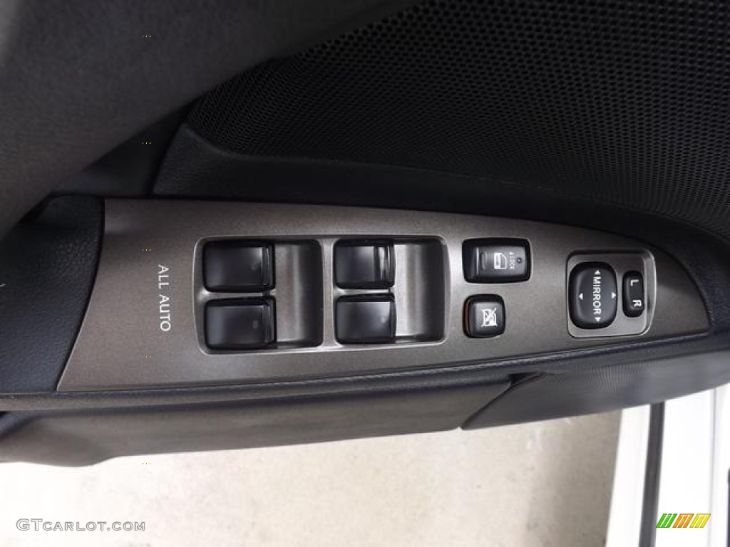 2008 IS 250 - Starfire White Pearl / Black photo #31