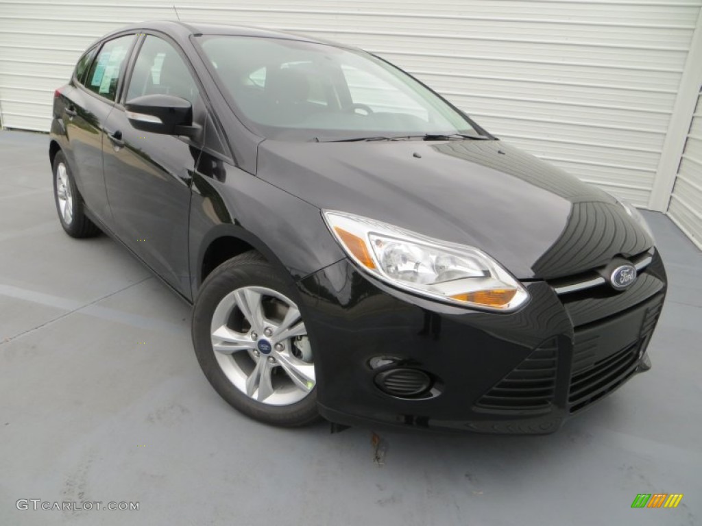 2013 Focus SE Hatchback - Tuxedo Black / Charcoal Black photo #2