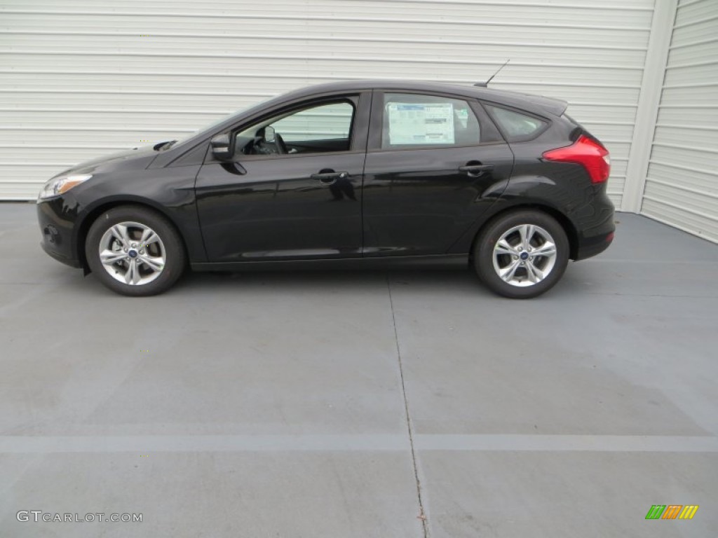 2013 Focus SE Hatchback - Tuxedo Black / Charcoal Black photo #8