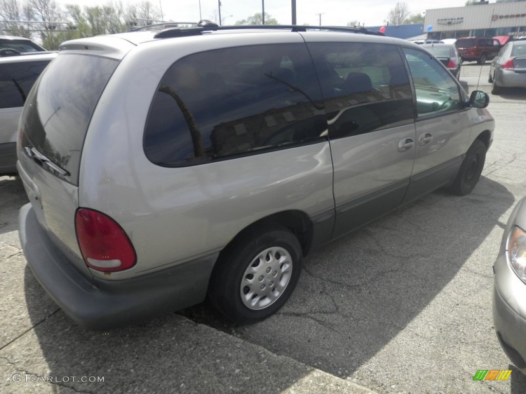 1997 Grand Caravan  - Light Silver Fern Pearl / Gray photo #2