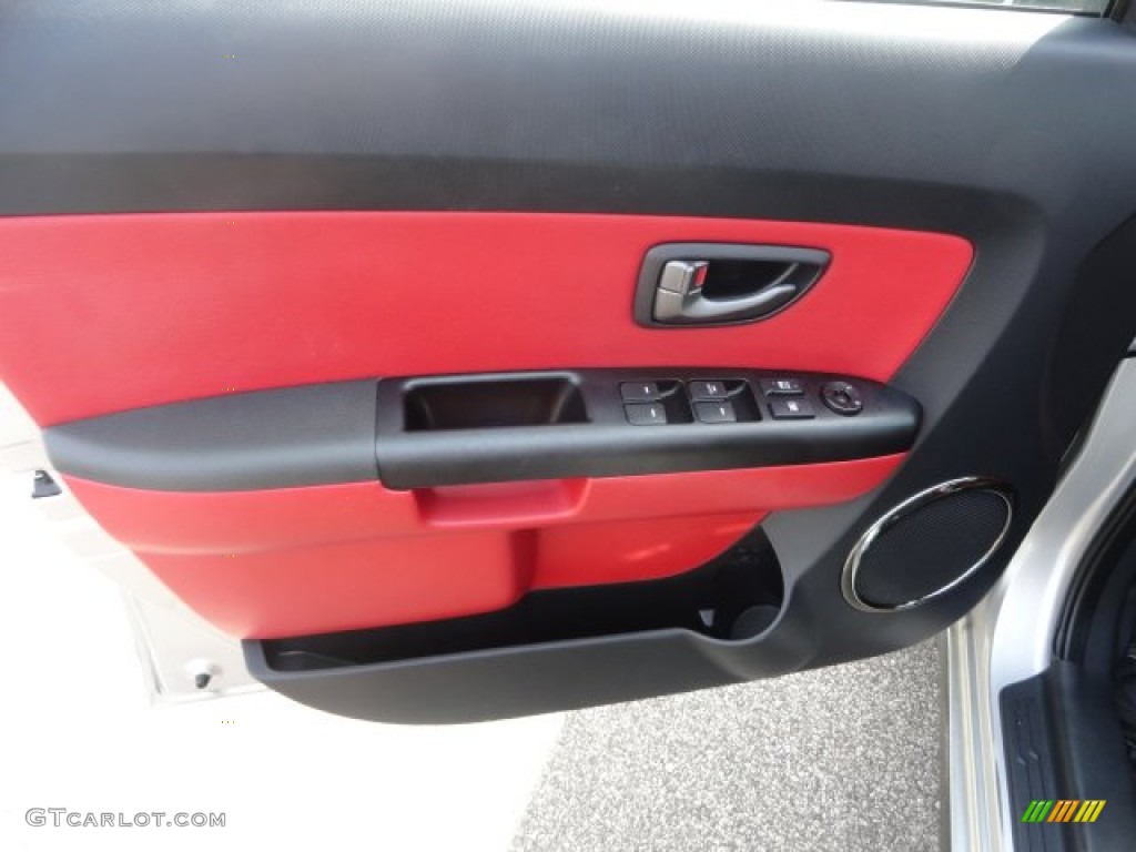 2011 Kia Soul Sport Red/Black Sport Cloth Door Panel Photo #80554408