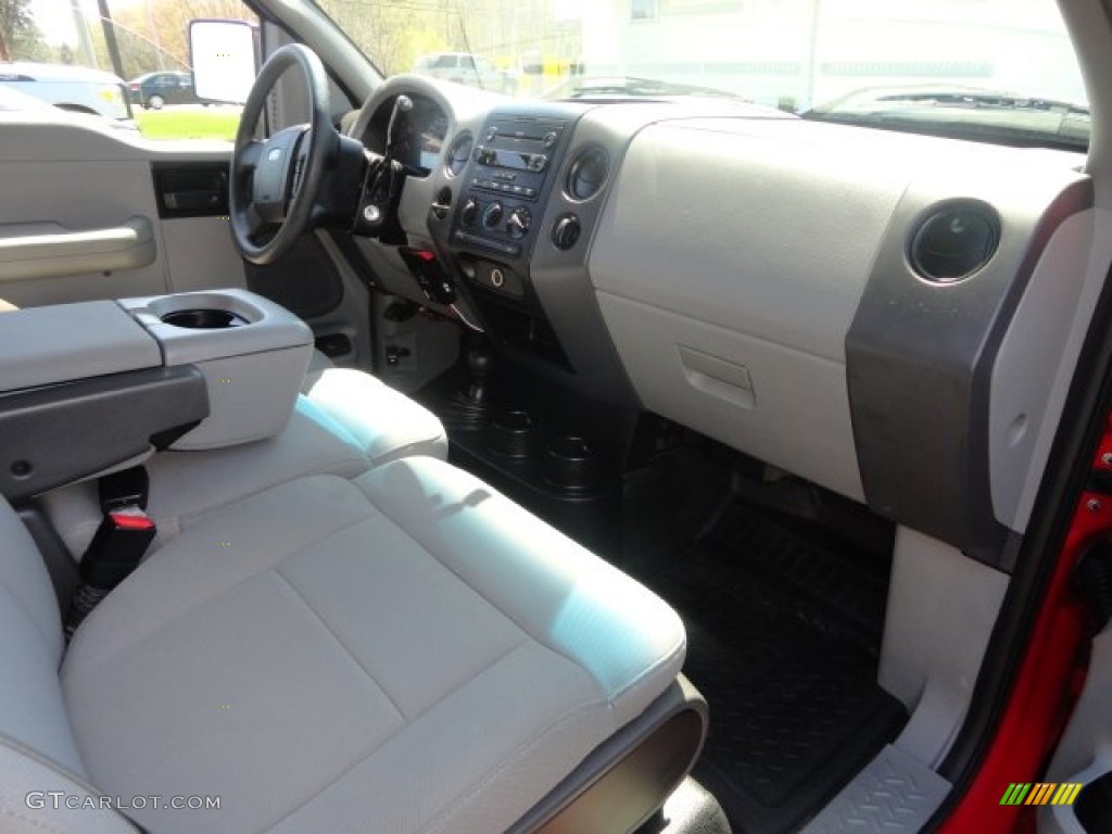 2005 F150 STX SuperCab 4x4 - Bright Red / Medium Flint Grey photo #12