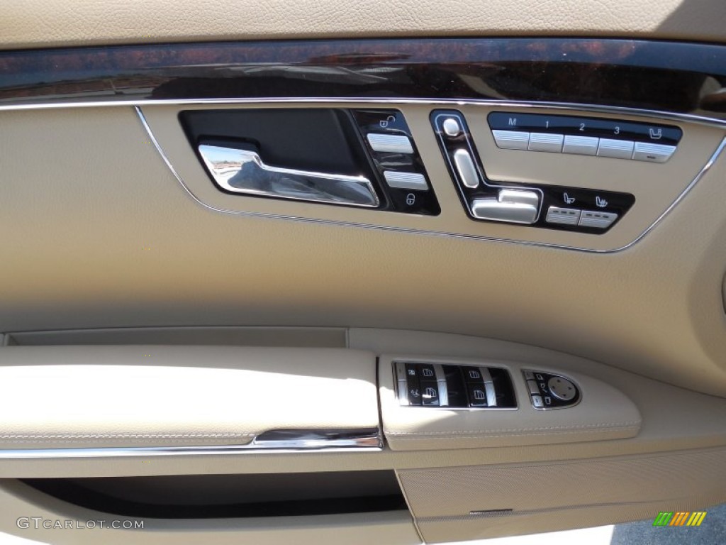 2013 Mercedes-Benz S 350 BlueTEC 4Matic Cashmere/Savanna Door Panel Photo #80555066