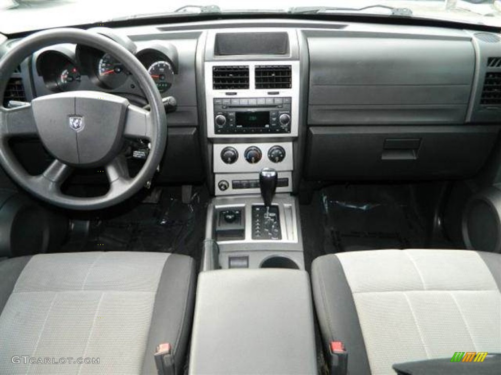 2007 Nitro SXT 4x4 - Bright Silver Metallic / Dark Slate Gray/Light Slate Gray photo #10