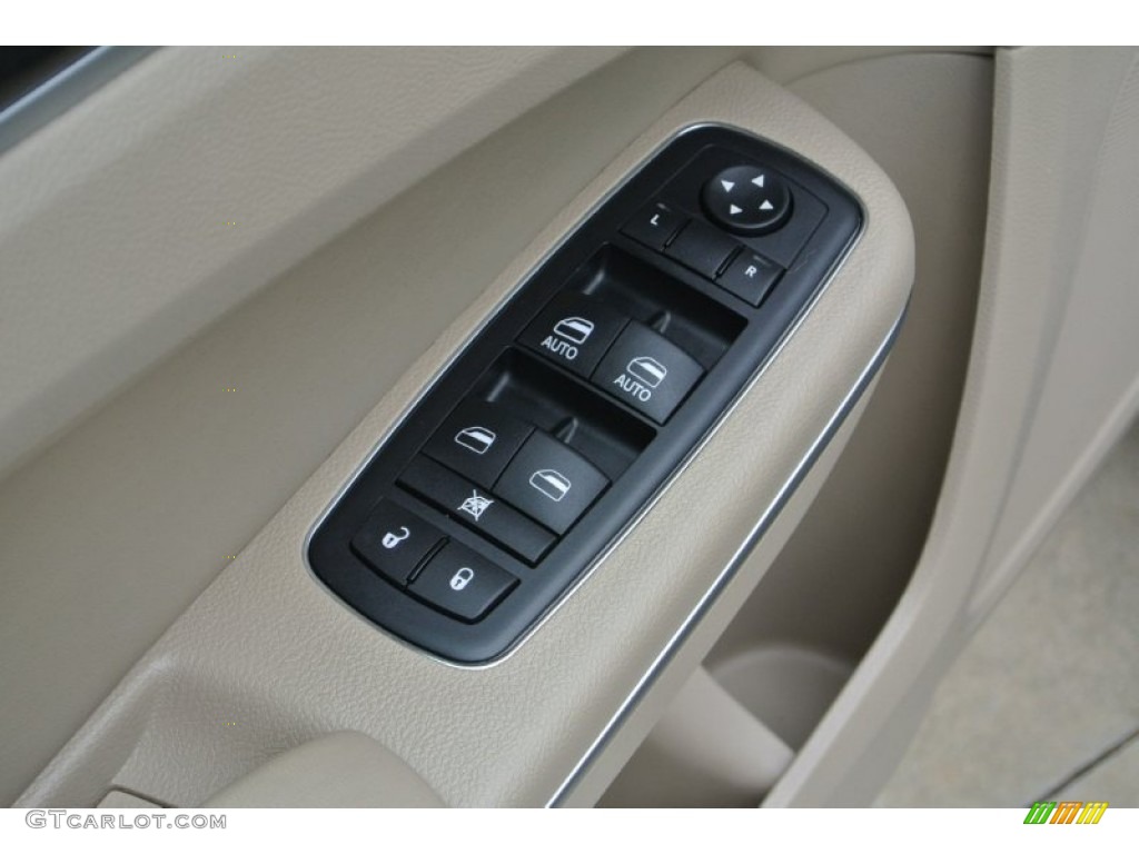 2012 Chrysler 300 Limited AWD Controls Photo #80560200