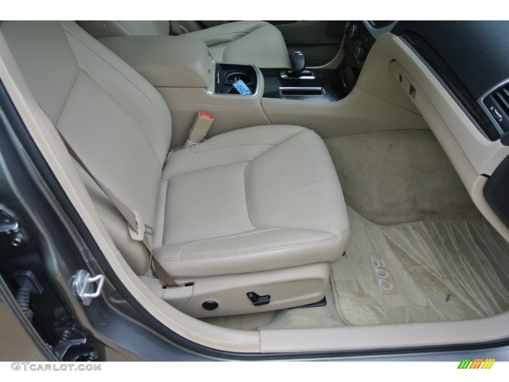 2012 Chrysler 300 Limited AWD Front Seat Photo #80560426
