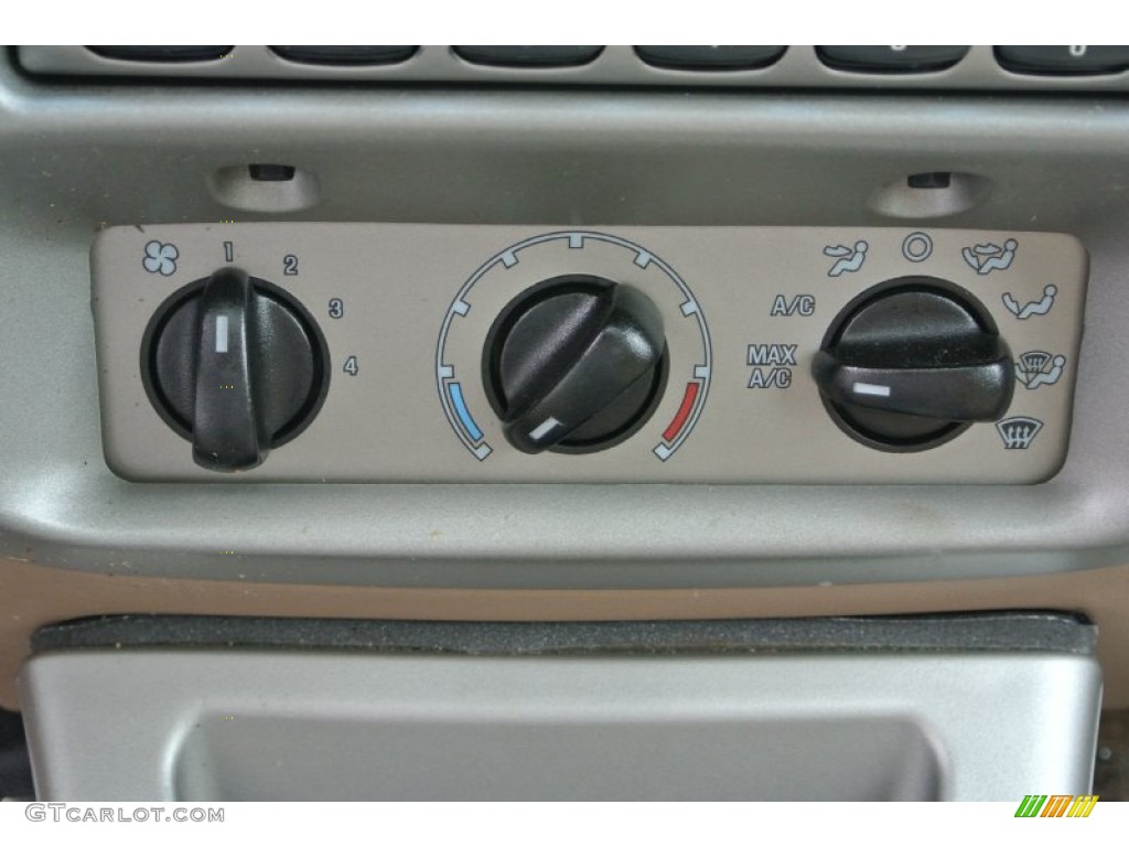 2001 Ford Explorer Sport Trac Standard Explorer Sport Trac Model Controls Photo #80562082