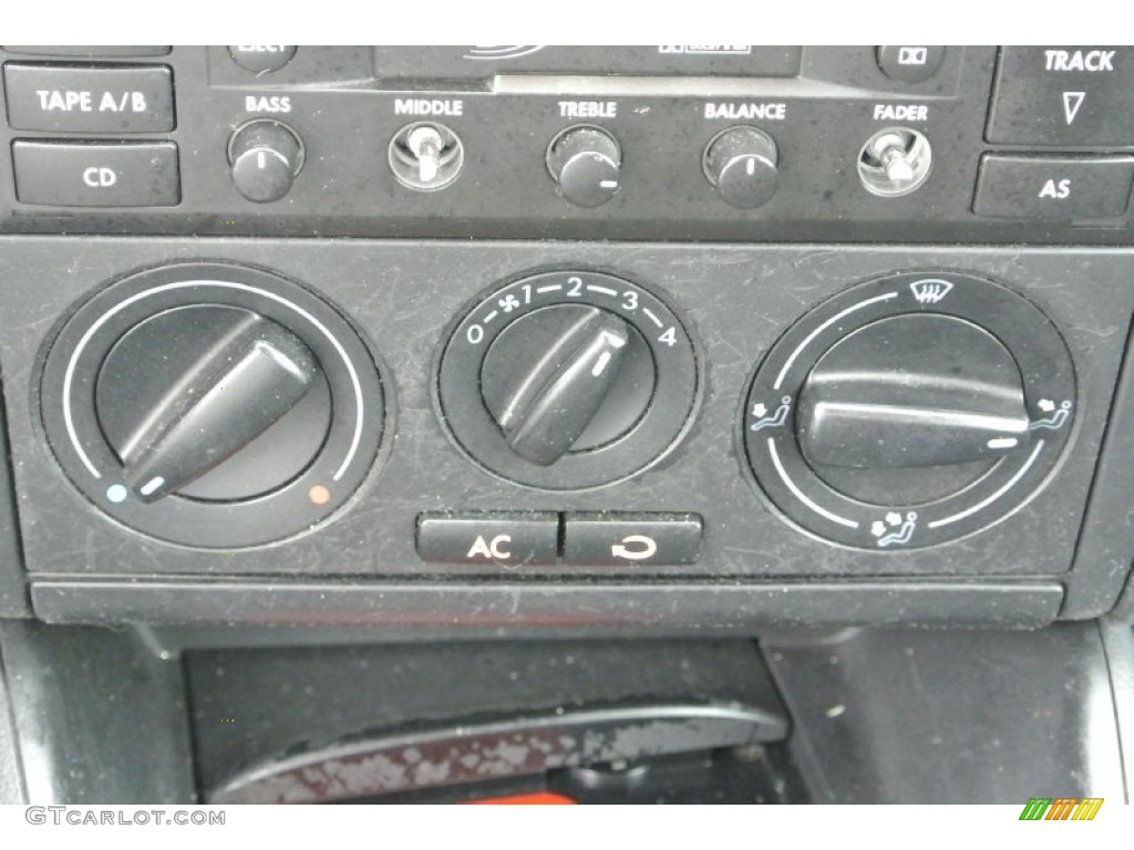2003 Volkswagen Golf GL 2 Door Controls Photo #80563492