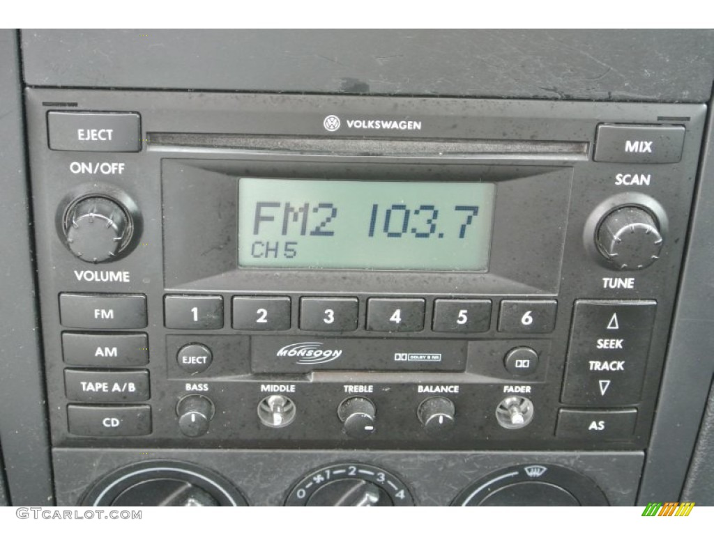 2003 Volkswagen Golf GL 2 Door Audio System Photos