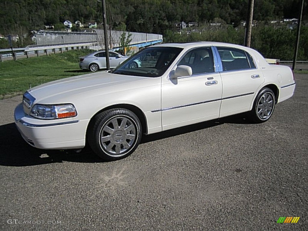 White Chocolate Tri-Coat 2007 Lincoln Town Car Designer Exterior Photo #80565220